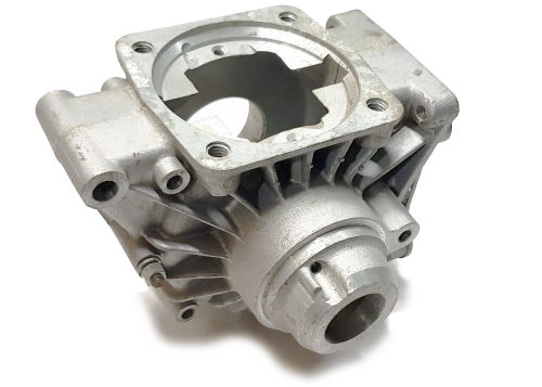 CRANKCASE 370,Y5   (PAIR)