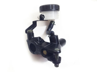 R7 FRONT MASTER CYLINDER