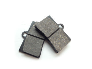 R7 FRONT BRAKE PADS - PAIR