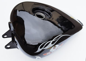 DD125E FUEL TANK - BLACK/SILVER FLAMES